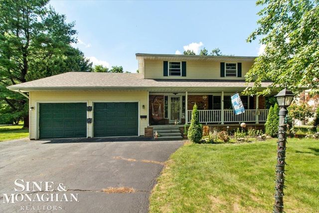 137 E Meldrum Circle, Saint Clair, MI 48079