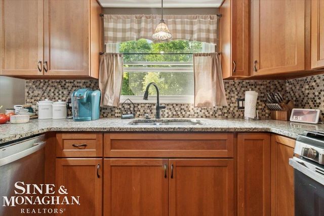 137 E Meldrum Circle, Saint Clair, MI 48079