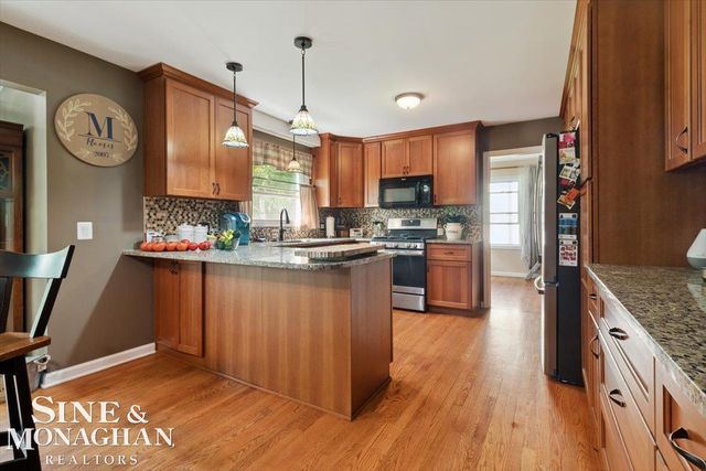 137 E Meldrum Circle, Saint Clair, MI 48079