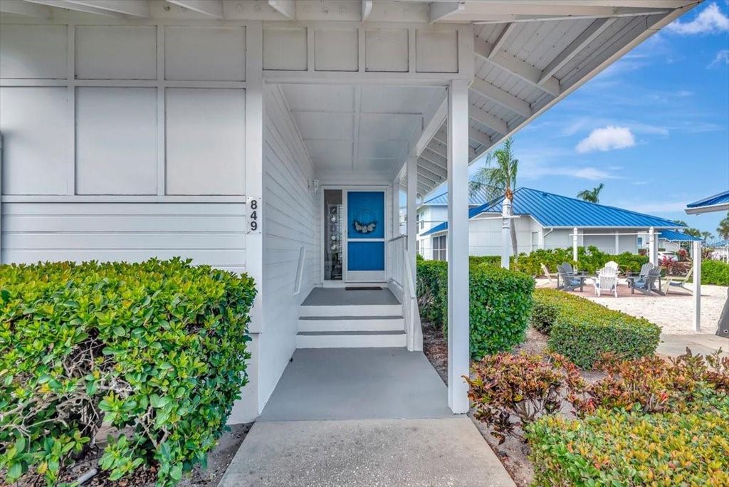Image 2 of property listing at 849 AUDUBON DRIVE 839, Bradenton, FL 34209