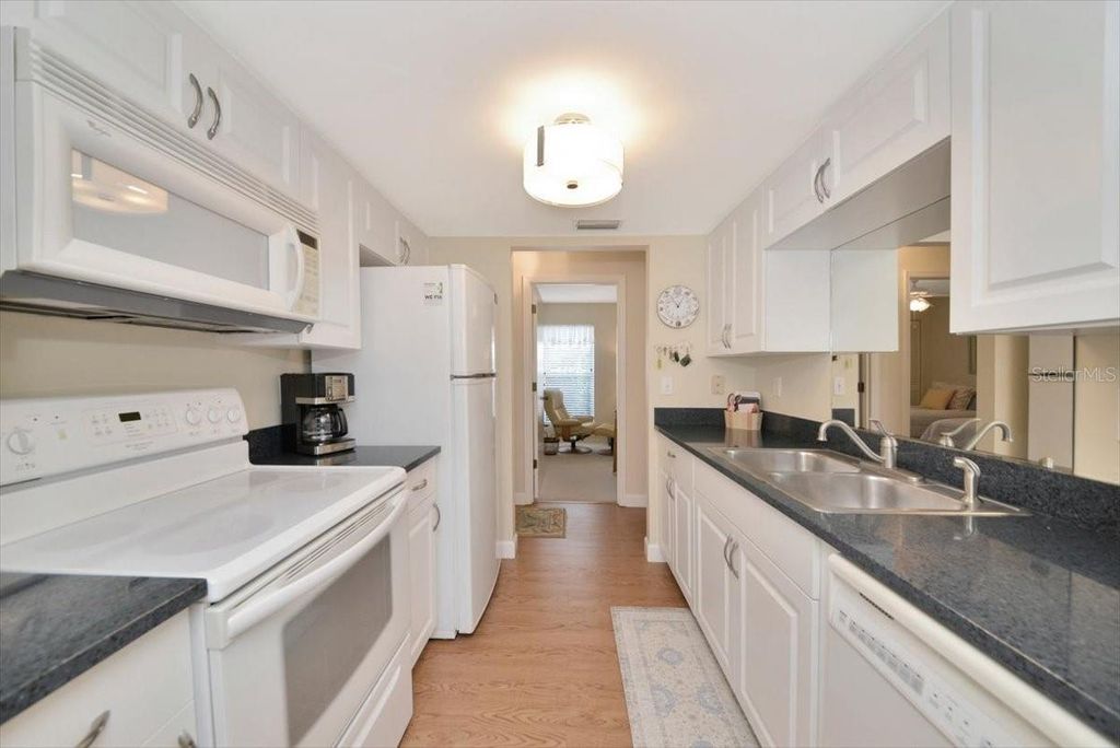 Image 15 of property listing at 849 AUDUBON DRIVE 839, Bradenton, FL 34209