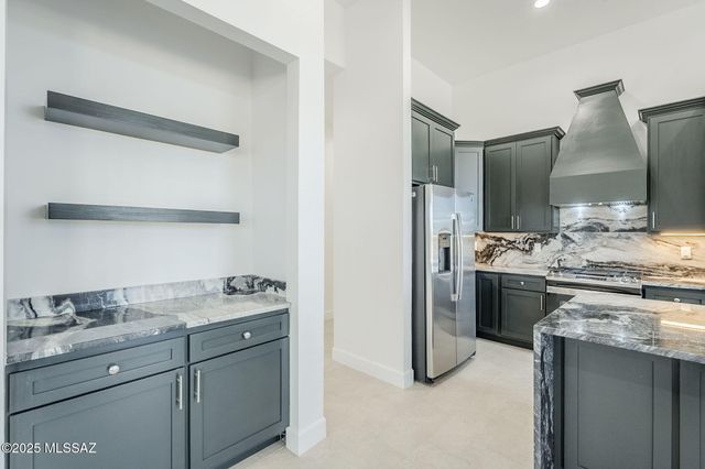 2451 E Old Stone House Trail, Sahuarita, AZ 85629