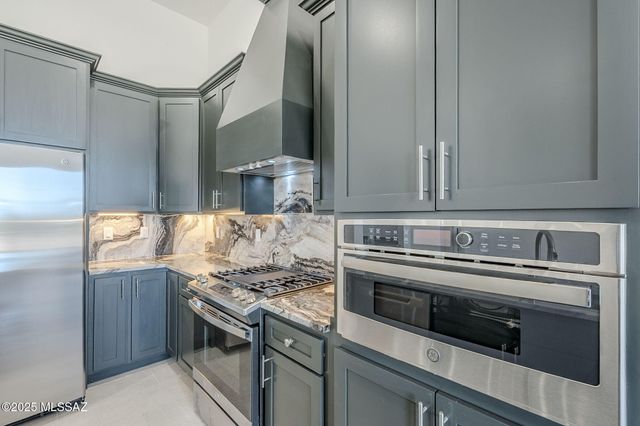 2451 E Old Stone House Trail, Sahuarita, AZ 85629