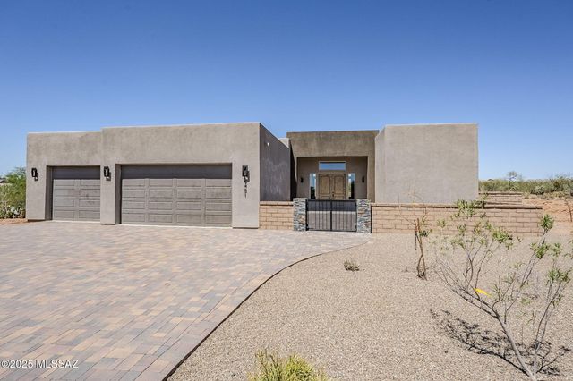 2451 E Old Stone House Trail, Sahuarita, AZ 85629