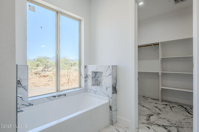 2451 E Old Stone House Trail, Sahuarita, AZ 85629