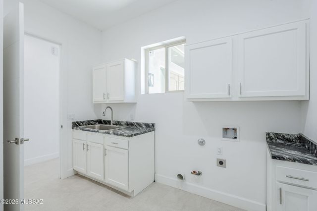 2451 E Old Stone House Trail, Sahuarita, AZ 85629