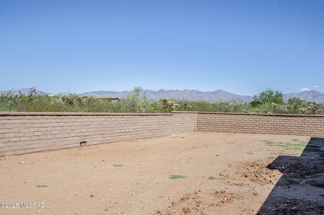 2451 E Old Stone House Trail, Sahuarita, AZ 85629