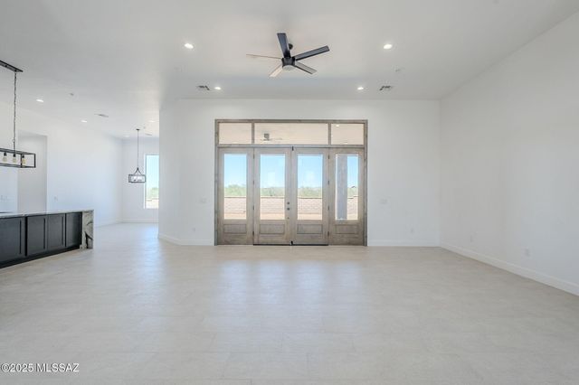 2451 E Old Stone House Trail, Sahuarita, AZ 85629