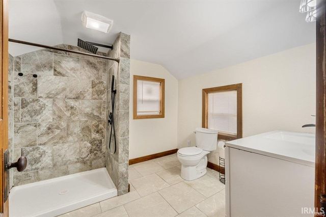 301 E MITCHELL Street, Kendallville, IN 46755