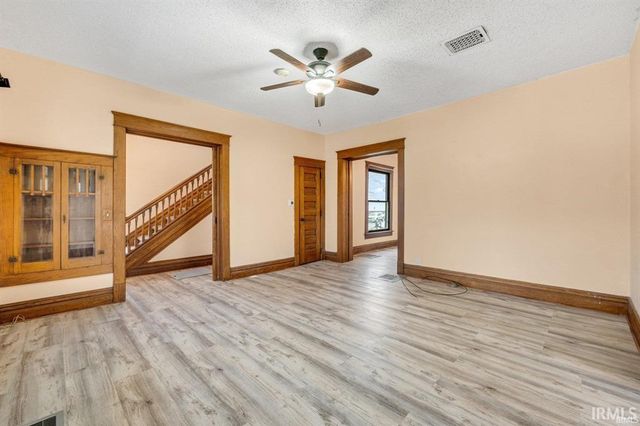 301 E MITCHELL Street, Kendallville, IN 46755