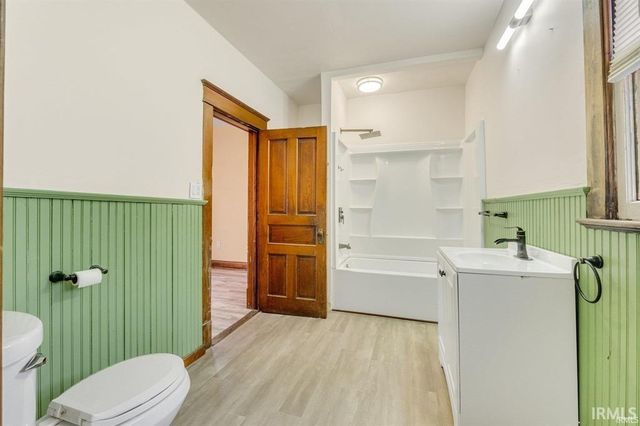 301 E MITCHELL Street, Kendallville, IN 46755