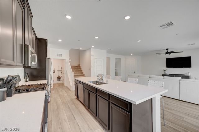 7204 North Decatur Boulevard 3, Las Vegas, NV 89131