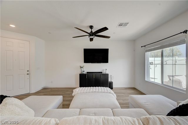7204 North Decatur Boulevard 3, Las Vegas, NV 89131