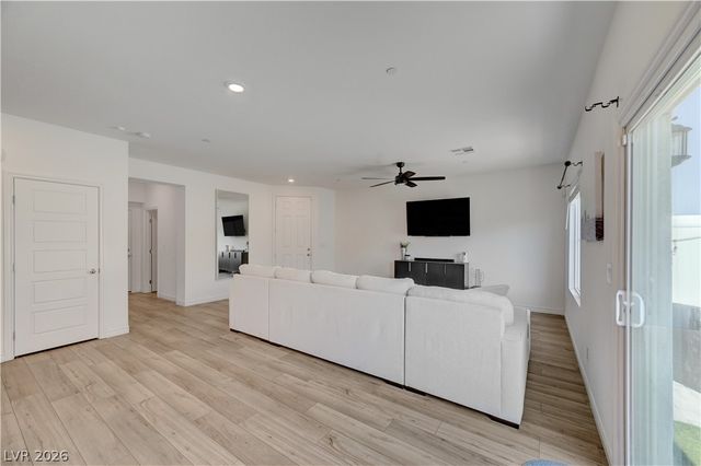 7204 North Decatur Boulevard 3, Las Vegas, NV 89131