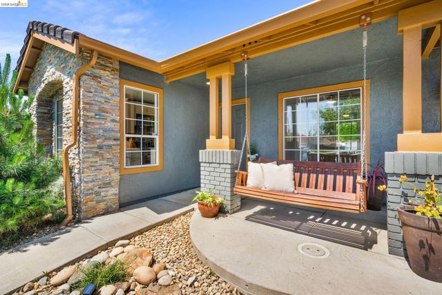 1186 El Rio Ct, Livermore, CA 94551