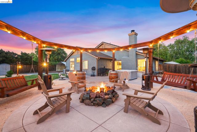 1186 El Rio Ct, Livermore, CA 94551