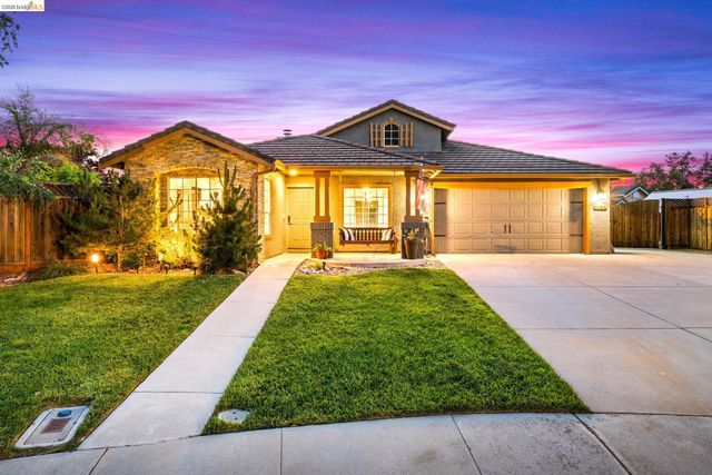 1186 El Rio Ct, Livermore, CA 94551