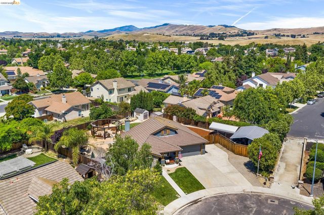 1186 El Rio Ct, Livermore, CA 94551