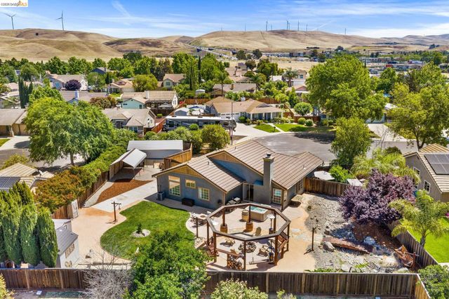 1186 El Rio Ct, Livermore, CA 94551