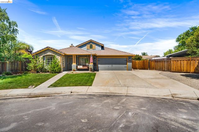 1186 El Rio Ct, Livermore, CA 94551