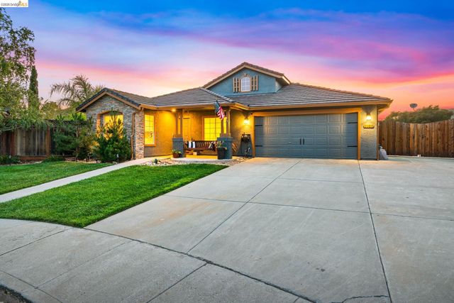 1186 El Rio Ct, Livermore, CA 94551