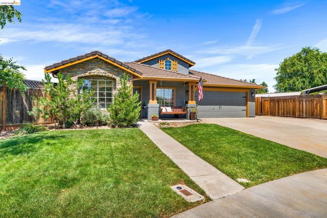 1186 El Rio Ct, Livermore, CA 94551