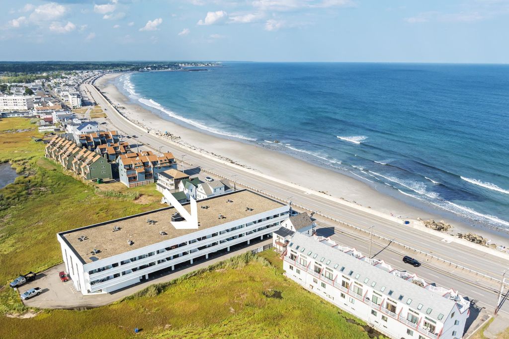 Image 1 of property listing at 567 Ocean Blvd Unit 205, Hampton, NH 03842