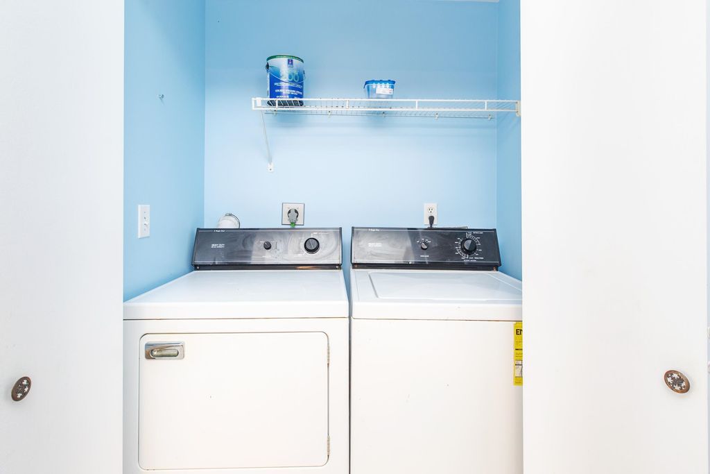 Image 16 of property listing at 567 Ocean Blvd Unit 205, Hampton, NH 03842