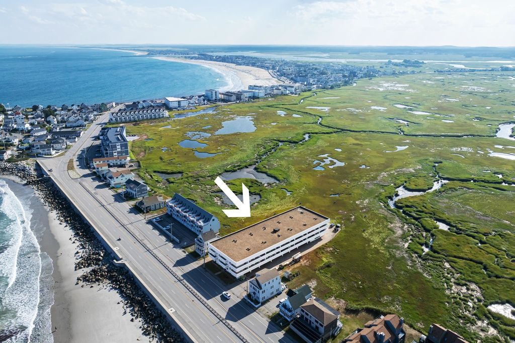 Image 23 of property listing at 567 Ocean Blvd Unit 205, Hampton, NH 03842