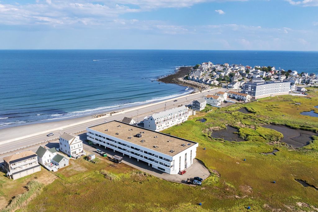 Image 24 of property listing at 567 Ocean Blvd Unit 205, Hampton, NH 03842