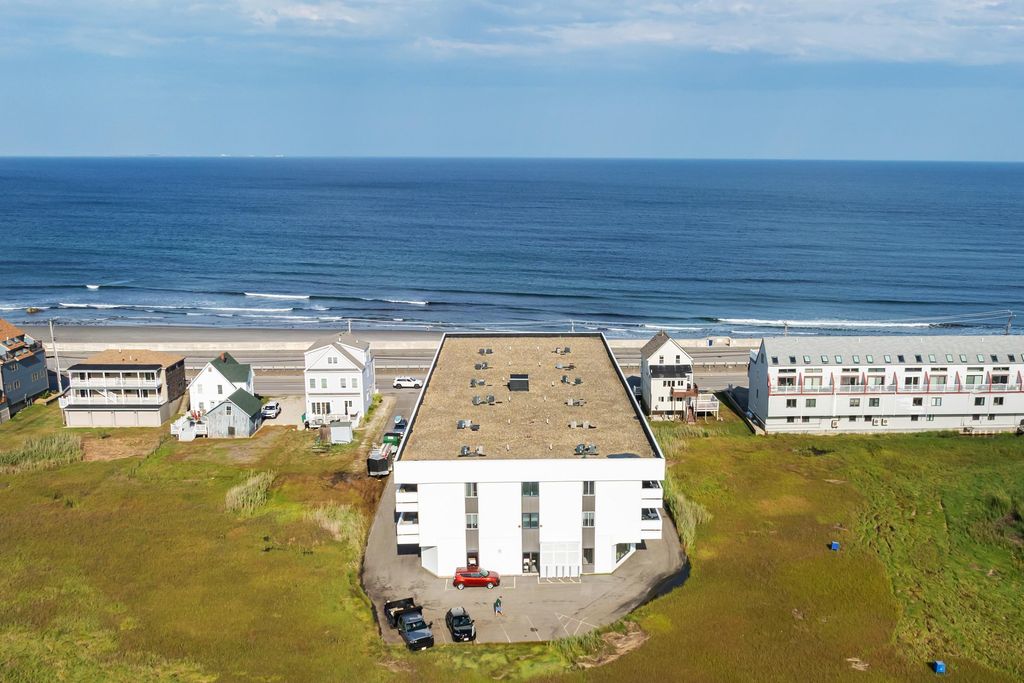 Image 25 of property listing at 567 Ocean Blvd Unit 205, Hampton, NH 03842