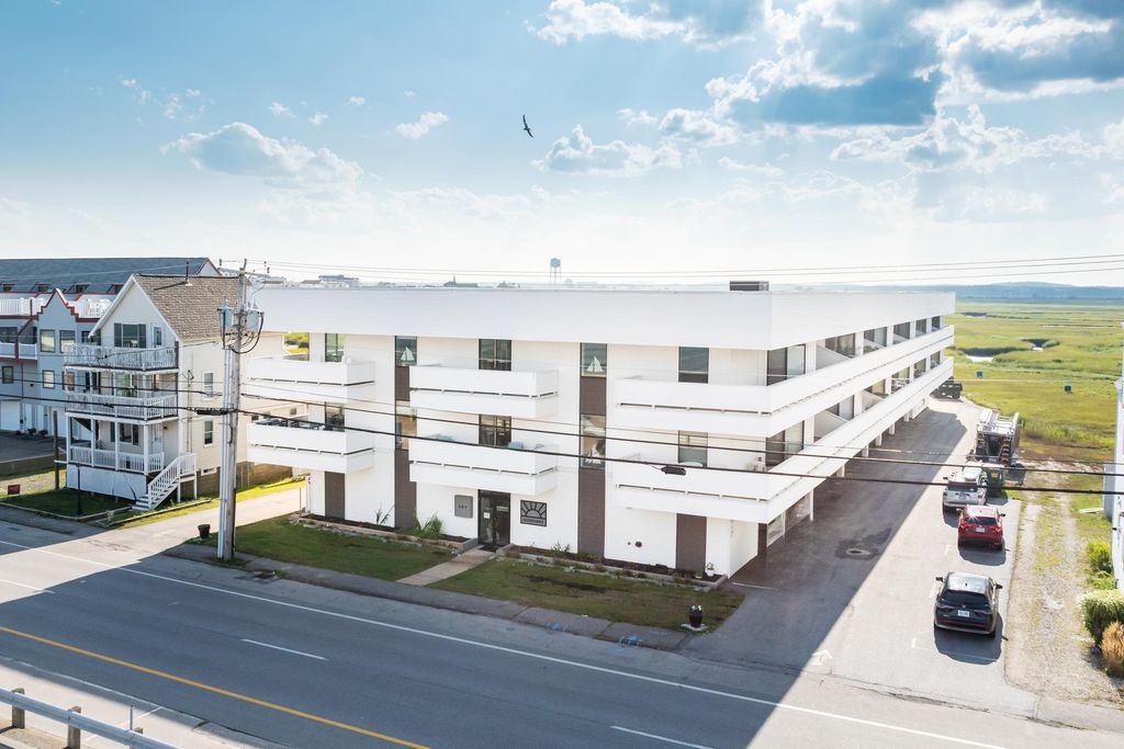 Image 27 of property listing at 567 Ocean Blvd Unit 205, Hampton, NH 03842