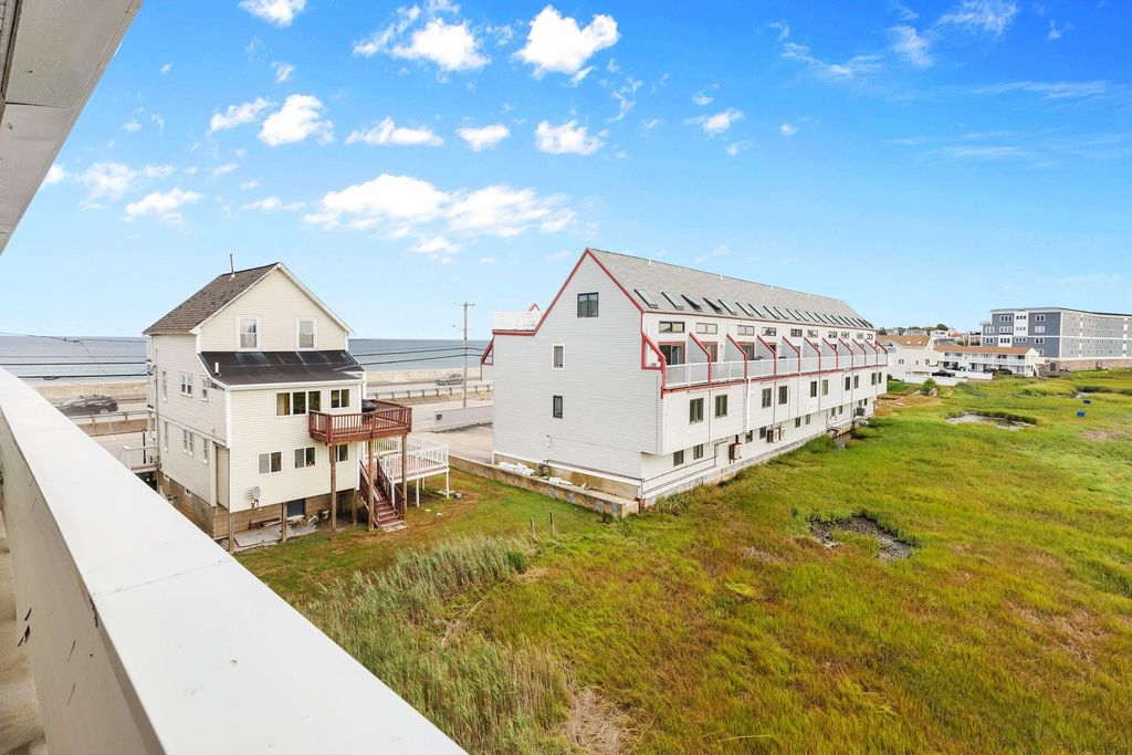 Image 29 of property listing at 567 Ocean Blvd Unit 205, Hampton, NH 03842