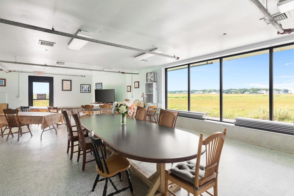Image 30 of property listing at 567 Ocean Blvd Unit 205, Hampton, NH 03842