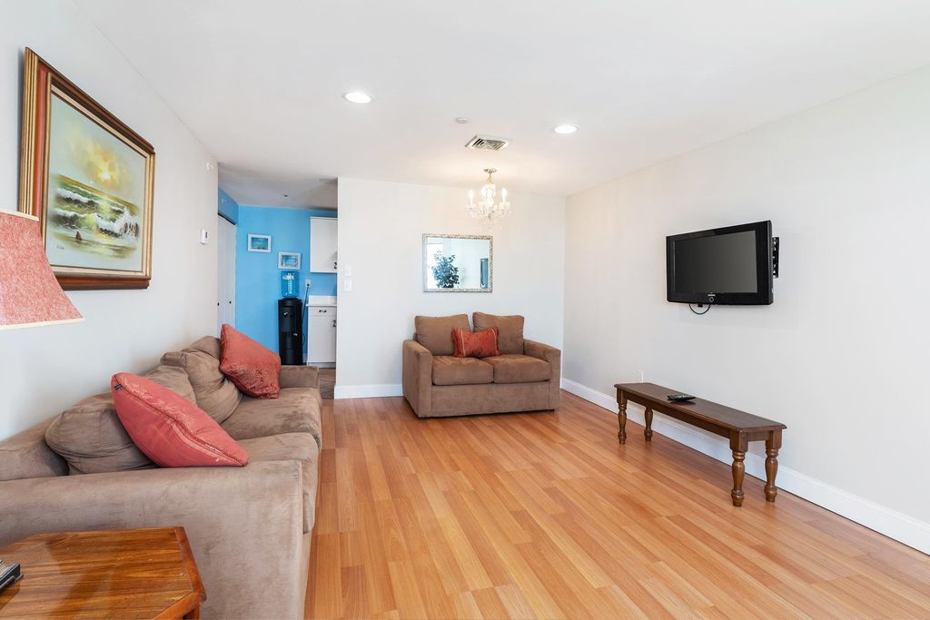 Image 4 of property listing at 567 Ocean Blvd Unit 205, Hampton, NH 03842