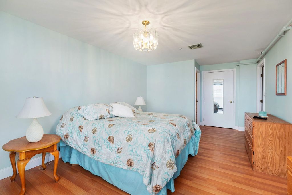 Image 10 of property listing at 567 Ocean Blvd Unit 205, Hampton, NH 03842