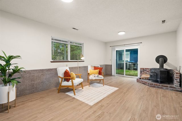 4600 NW 82nd Street, Silverdale, WA 98383