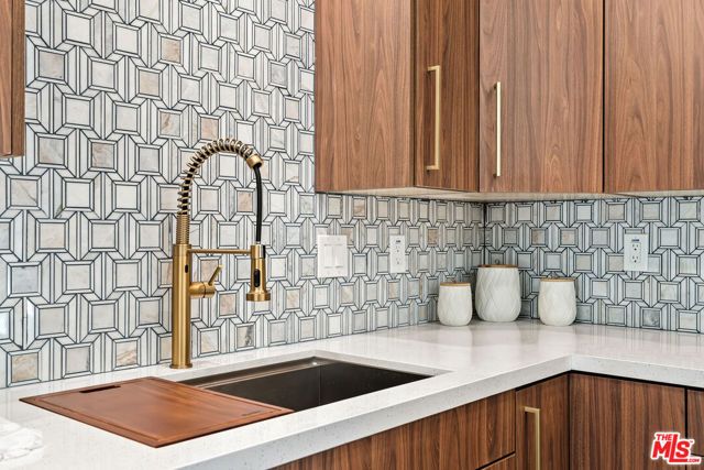 1979 E Alejo Road, Palm Springs, CA 92262