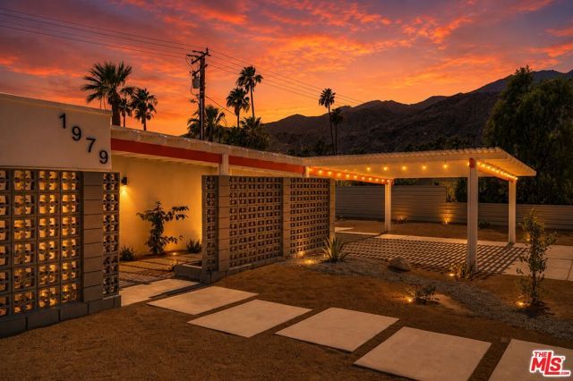 1979 E Alejo Road, Palm Springs, CA 92262