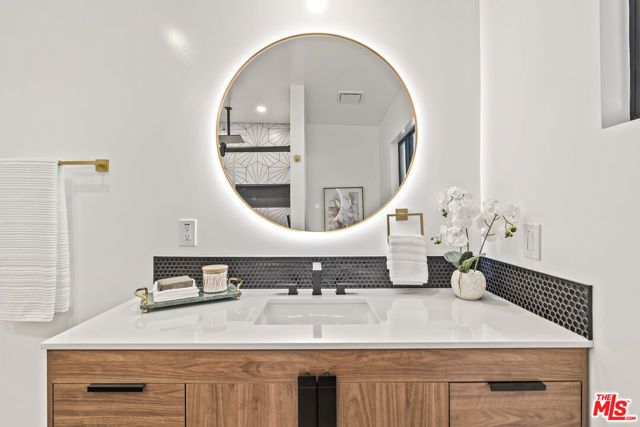 1979 E Alejo Road, Palm Springs, CA 92262