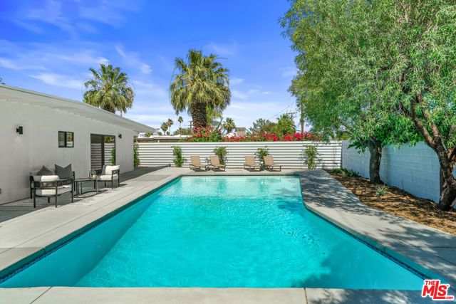1979 E Alejo Road, Palm Springs, CA 92262