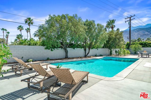 1979 E Alejo Road, Palm Springs, CA 92262