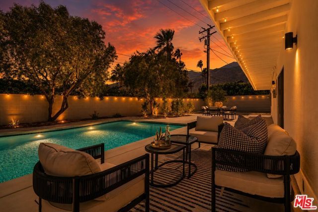 1979 E Alejo Road, Palm Springs, CA 92262