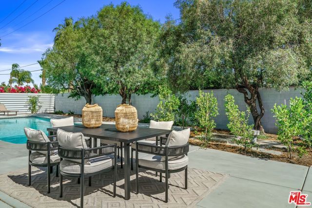 1979 E Alejo Road, Palm Springs, CA 92262