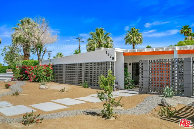 1979 E Alejo Road, Palm Springs, CA 92262