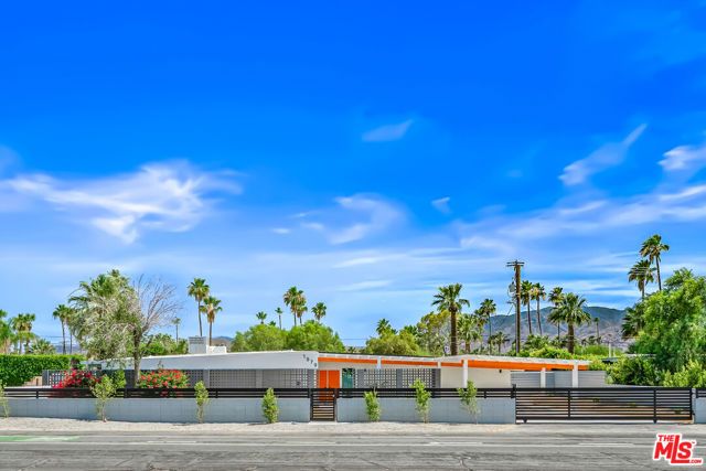 1979 E Alejo Road, Palm Springs, CA 92262