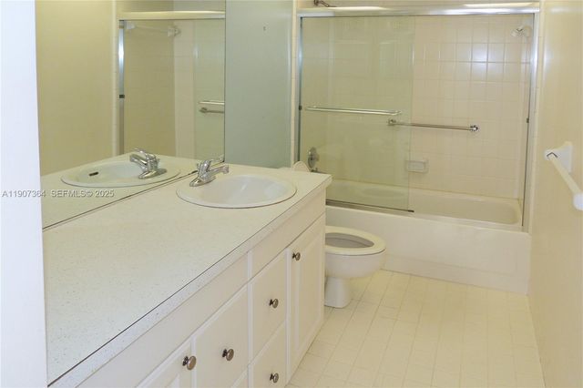 2970 NE 16th Avenue 413, Oakland Park, FL 33334