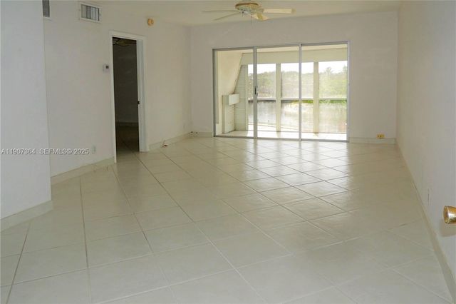 2970 NE 16th Avenue 413, Oakland Park, FL 33334