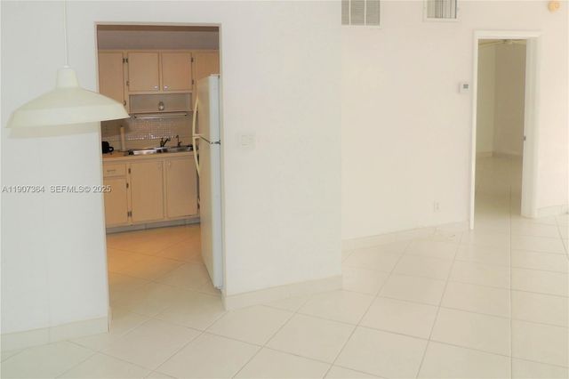 2970 NE 16th Avenue 413, Oakland Park, FL 33334