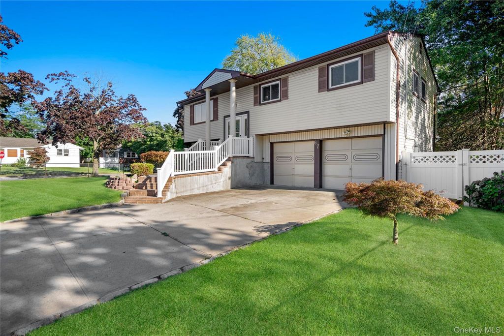 57 Sand Street, Massapequa, NY 11758 — photo 3